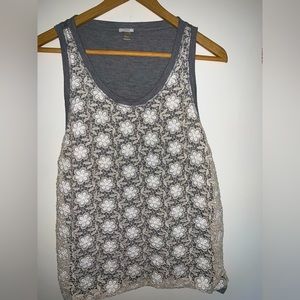 🌼J. Crew perfect for Spring floral lace tank top.